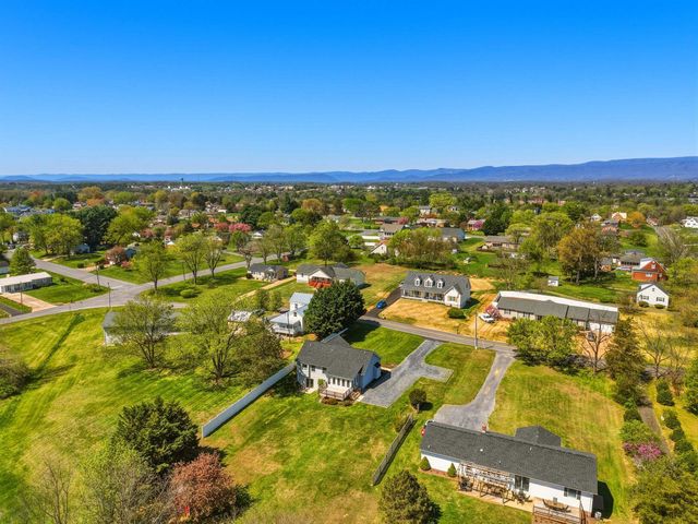 515 HOLLINGSWORTH RD, Woodstock, VA 22664
