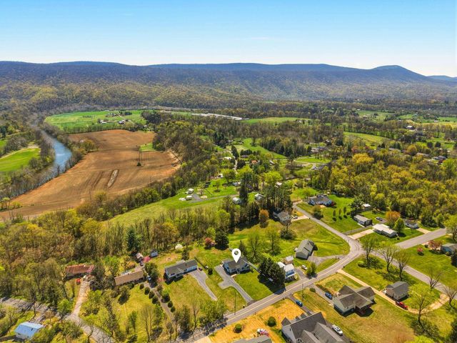 515 HOLLINGSWORTH RD, Woodstock, VA 22664