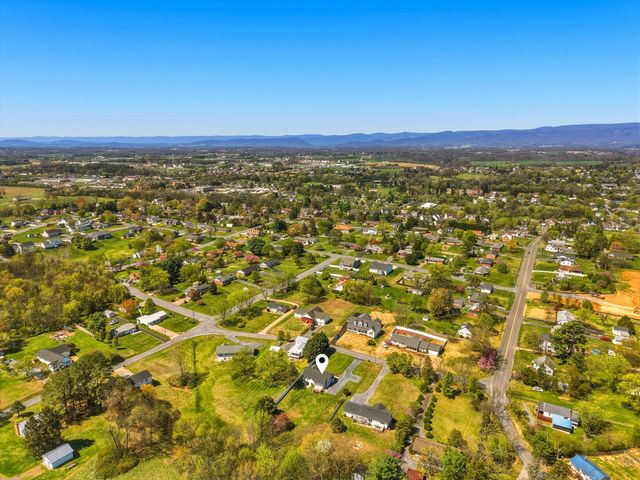 515 HOLLINGSWORTH RD, Woodstock, VA 22664