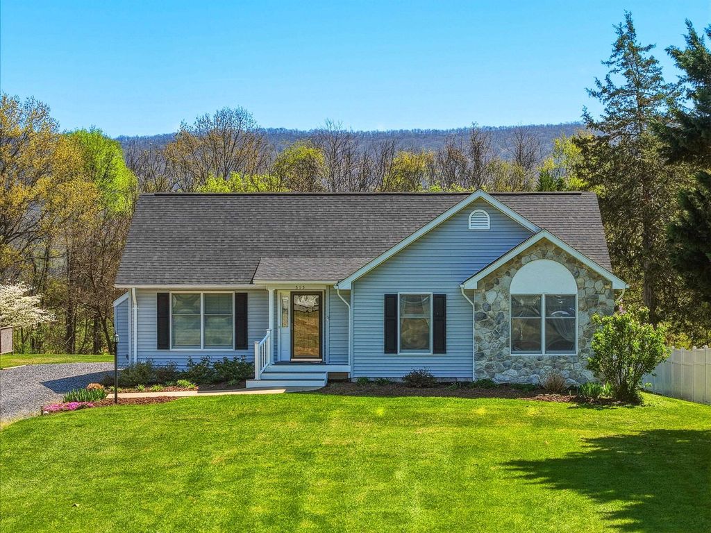 515 HOLLINGSWORTH RD, Woodstock, VA 22664
