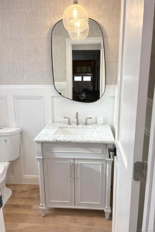 26 Essex Road, Bethpage, NY 11714