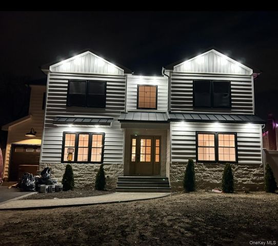 26 Essex Road, Bethpage, NY 11714