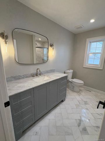 26 Essex Road, Bethpage, NY 11714