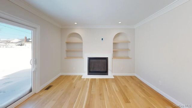 26 Essex Road, Bethpage, NY 11714