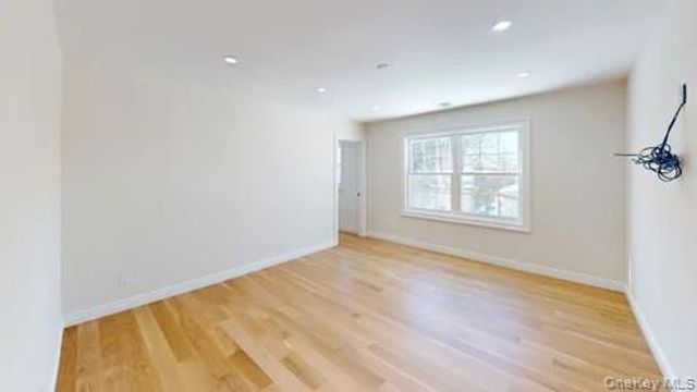 26 Essex Road, Bethpage, NY 11714