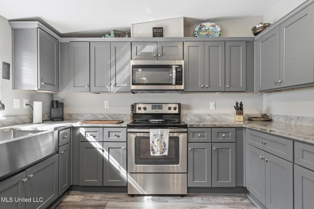 13101 Horseshoe Road, Ocean Springs, MS 39564