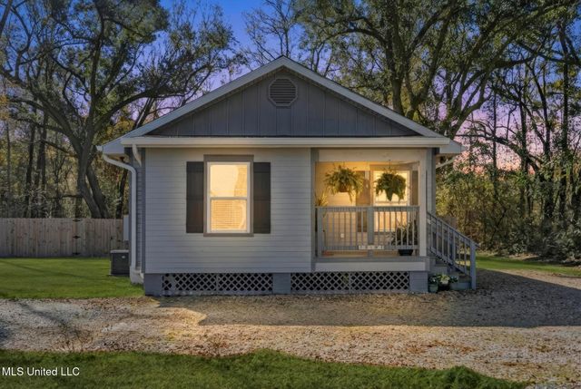 13101 Horseshoe Road, Ocean Springs, MS 39564