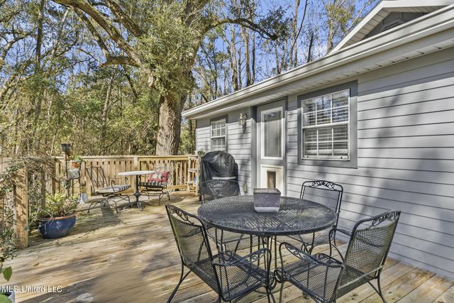 13101 Horseshoe Road, Ocean Springs, MS 39564