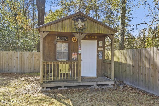 13101 Horseshoe Road, Ocean Springs, MS 39564