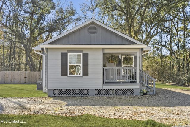 13101 Horseshoe Road, Ocean Springs, MS 39564