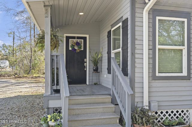 13101 Horseshoe Road, Ocean Springs, MS 39564