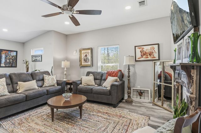 13101 Horseshoe Road, Ocean Springs, MS 39564