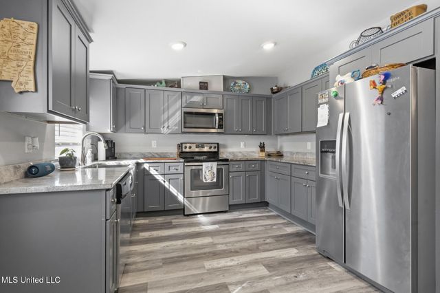 13101 Horseshoe Road, Ocean Springs, MS 39564