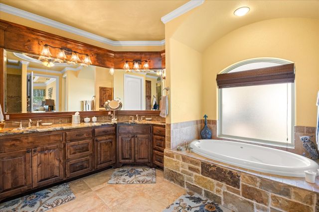 1014 Sunset Bay Court, Granbury, TX 76048