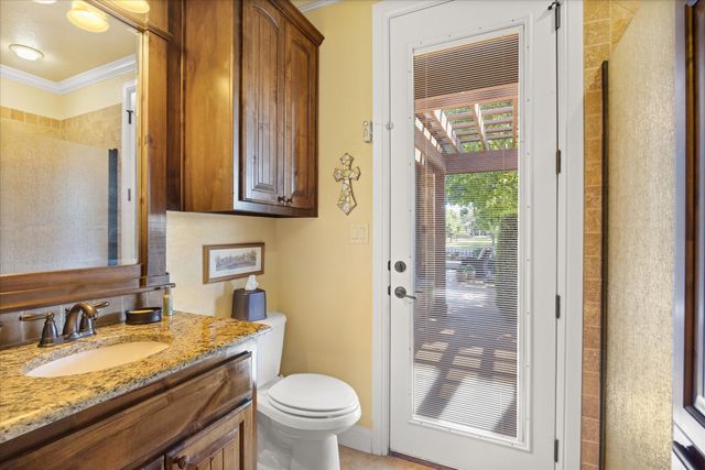 1014 Sunset Bay Court, Granbury, TX 76048
