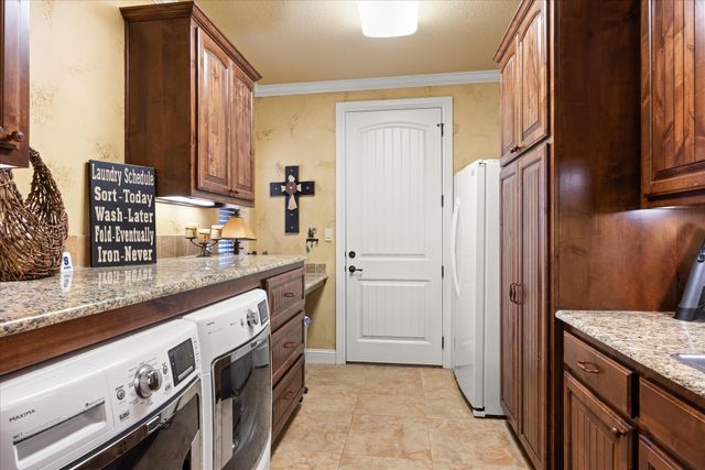1014 Sunset Bay Court, Granbury, TX 76048