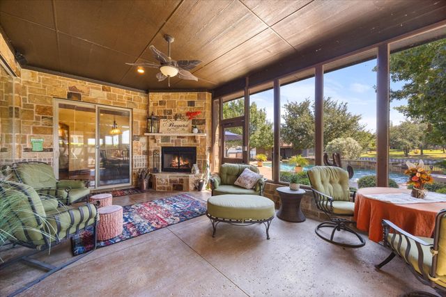 1014 Sunset Bay Court, Granbury, TX 76048