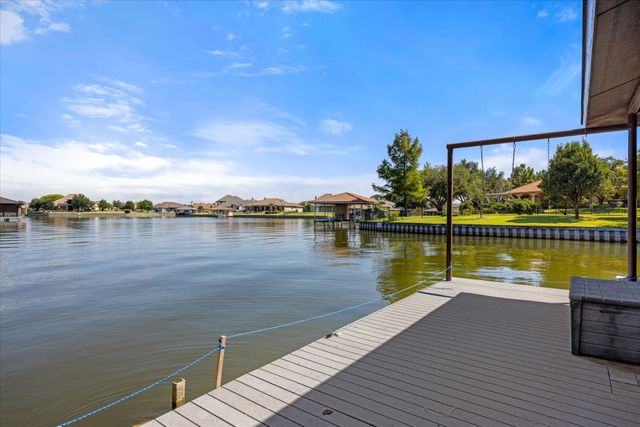 1014 Sunset Bay Court, Granbury, TX 76048