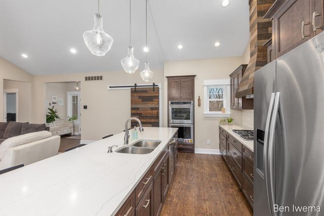 5555 Cannon Meadows Drive NE, Ada, MI 49301