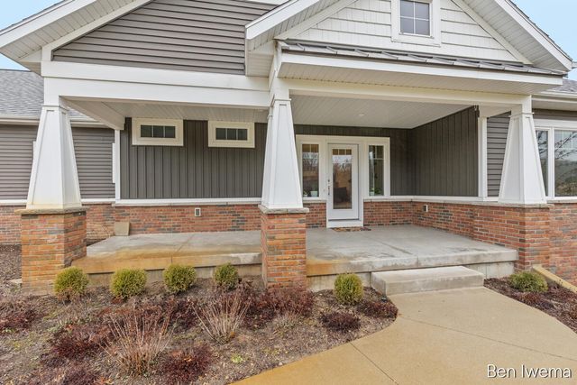 5555 Cannon Meadows Drive NE, Ada, MI 49301