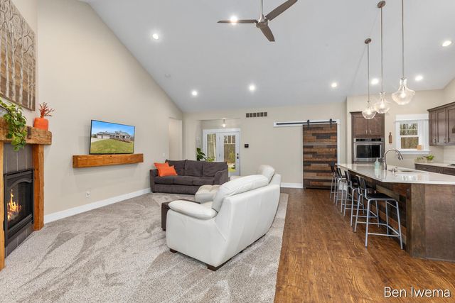 5555 Cannon Meadows Drive NE, Ada, MI 49301