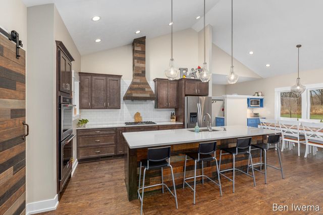 5555 Cannon Meadows Drive NE, Ada, MI 49301