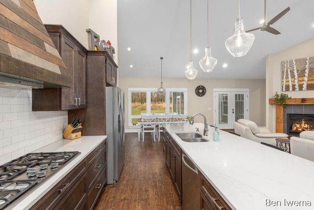 5555 Cannon Meadows Drive NE, Ada, MI 49301