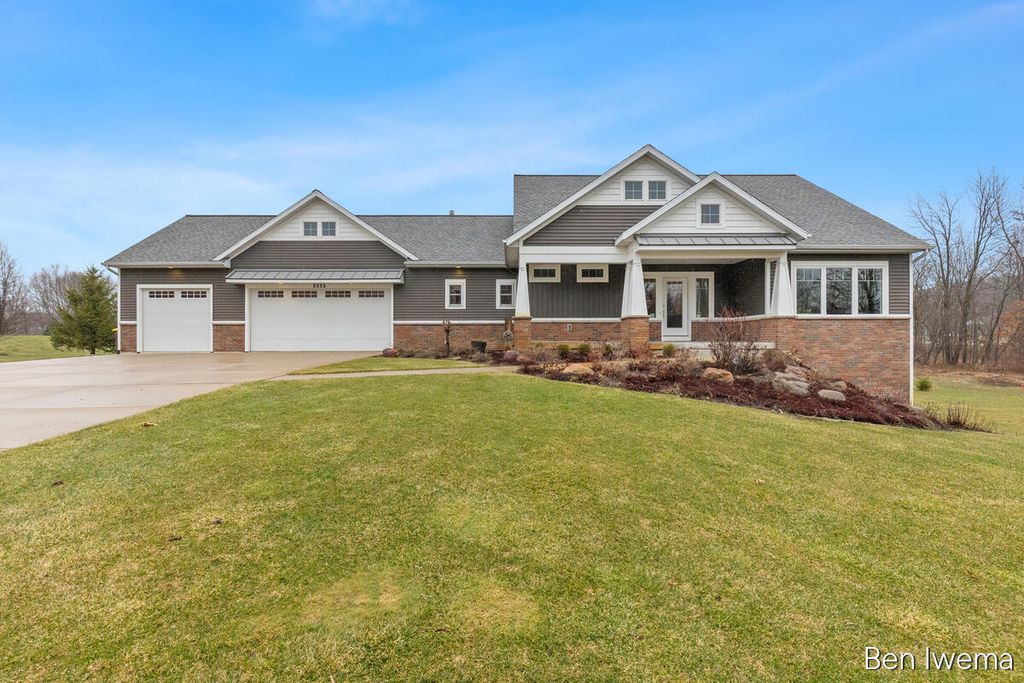 5555 Cannon Meadows Drive NE, Ada, MI 49301