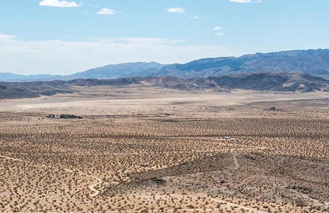 140 Rice Avenue, Joshua Tree, CA 92252