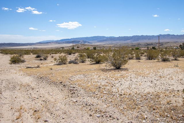 140 Rice Avenue, Joshua Tree, CA 92252