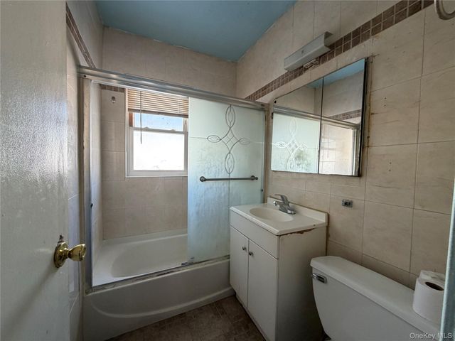 124-17 6th Avenue, College Point, NY 11356