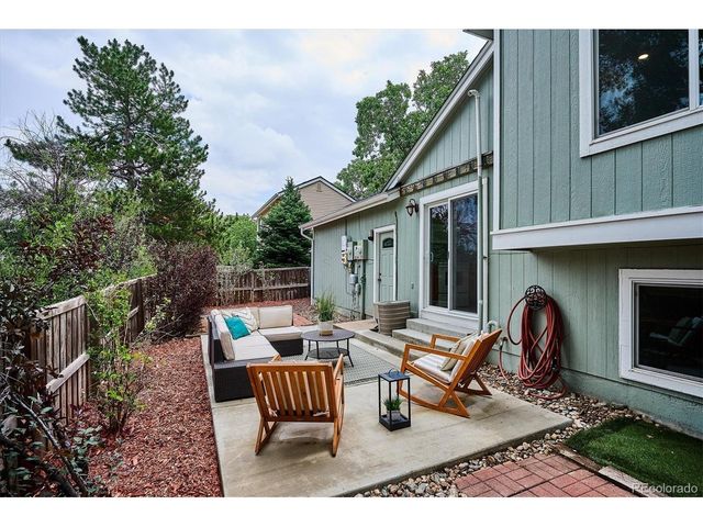 9314 Hickory Cir, Littleton, CO 80126