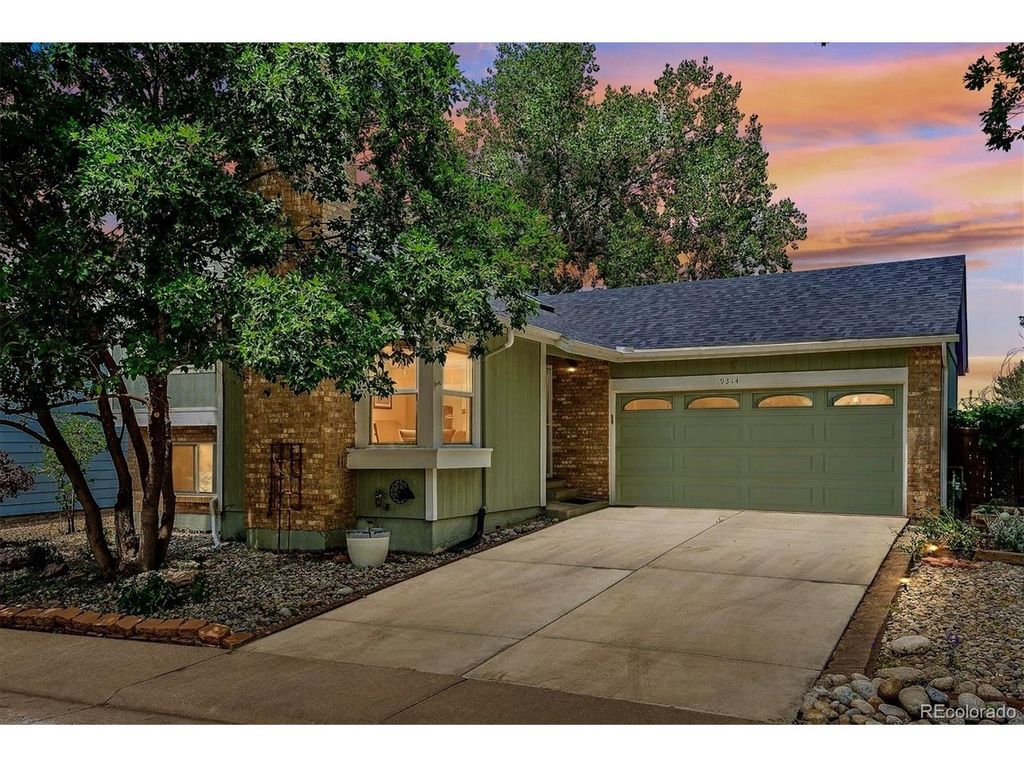 9314 Hickory Cir, Littleton, CO 80126