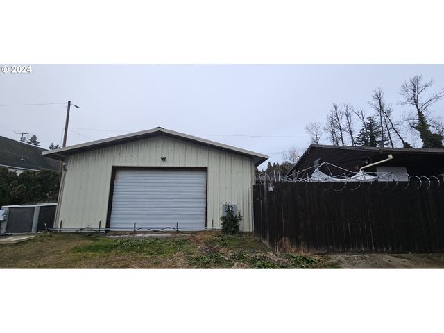 48197 HIGHWAY 58, Oakridge, OR 97463