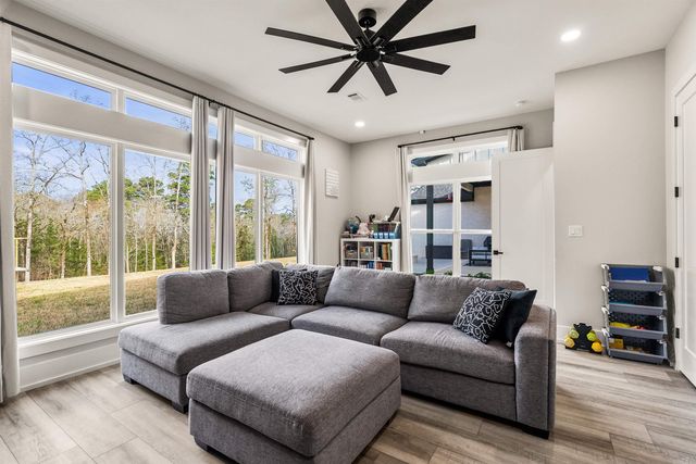 3915 Orchard Lane, Conway, AR 72034