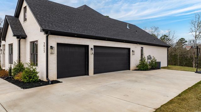 3915 Orchard Lane, Conway, AR 72034