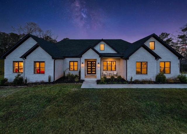 3915 Orchard Lane, Conway, AR 72034