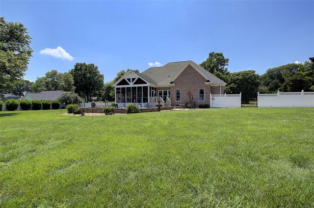 9 Montague Circle, Greenville, SC 29617