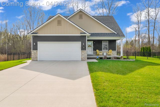 100 Capitol Drive, Marysville, MI 48040
