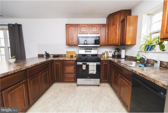 3 UNION ST, Marcus Hook, PA 19061