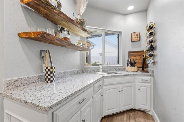 921 Gleneagles Drive, Edmond, OK 73013