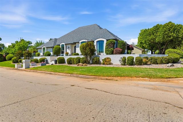 921 Gleneagles Drive, Edmond, OK 73013