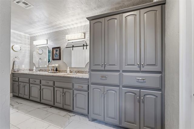 921 Gleneagles Drive, Edmond, OK 73013