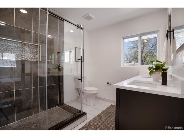 451 Lansing St, Aurora, CO 80010
