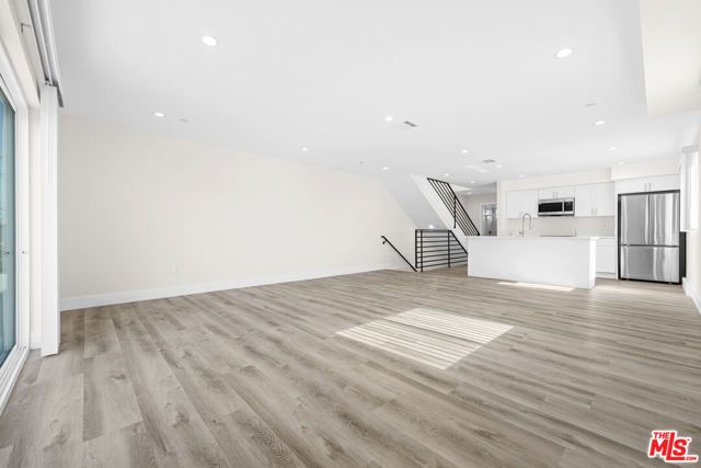 636 W 76th Street, Los Angeles, CA 90044