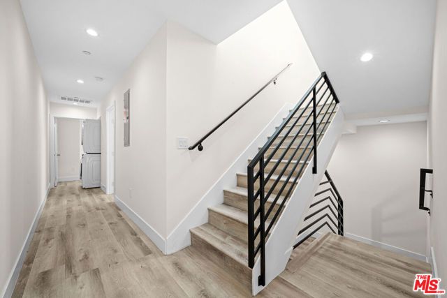 636 W 76th Street, Los Angeles, CA 90044