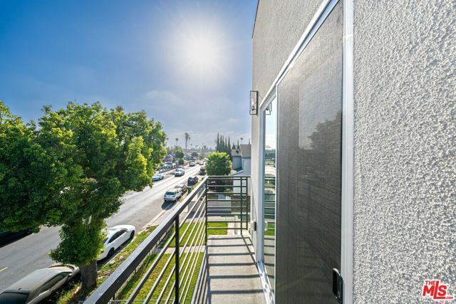 636 W 76th Street, Los Angeles, CA 90044