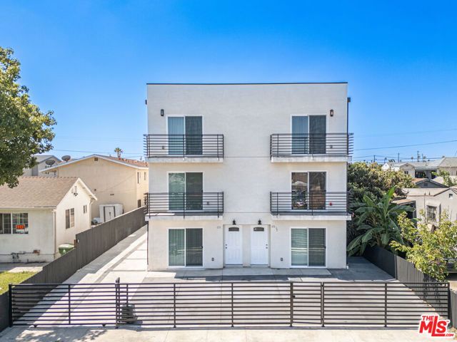 636 W 76th Street, Los Angeles, CA 90044