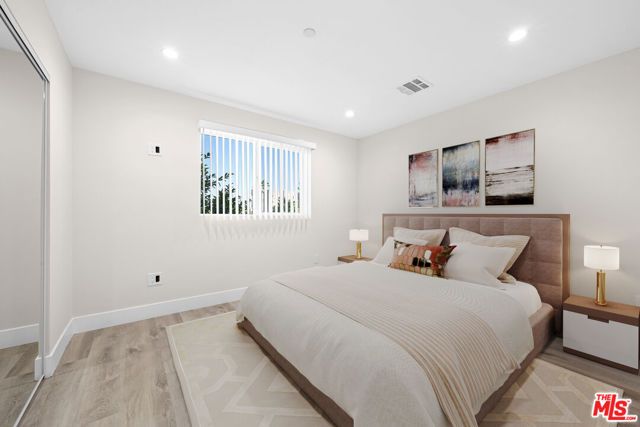 636 W 76th Street, Los Angeles, CA 90044