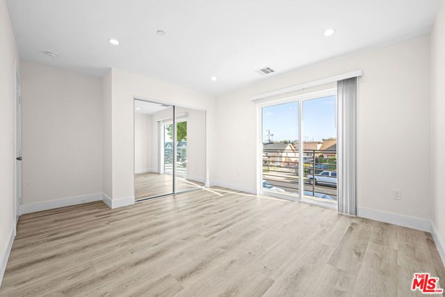 636 W 76th Street, Los Angeles, CA 90044
